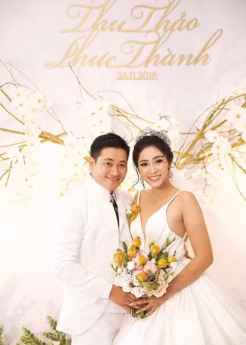 Ngày 25/11, Hoa hậu Đại dương Đặng Thu Thảo lên xe hoa với doanh nhân Phúc Thành sau 3 năm hẹn hò. Ảnh: Vietnamnet