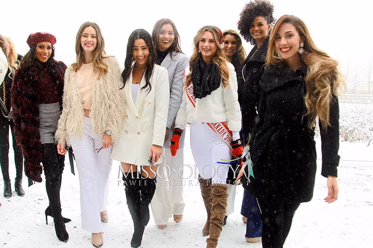 Các thí sinh trông tràn đầy năng lượng trong ngày đầu đến với cuộc thi.