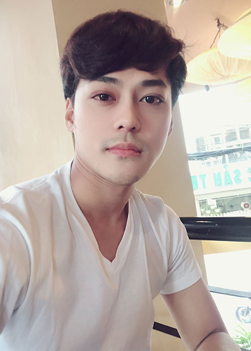 Dù lên tiếng xin lỗi nhưng Phan Ngọc Luân vẫn bị ném đá. Không chỉ học trò của Đàm Vĩnh Hưng, nhiều sao Việt cũng từng bị chỉ trích vì ồn ào “phản thầy”. Ảnh: FBNV