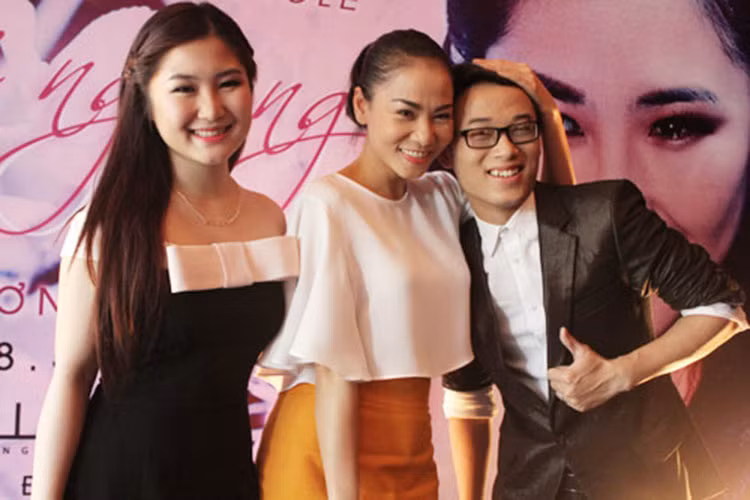 Trong tâm thư, Hương Tràm cho biết, Thu Minh đã không quan tâm cô như những gì đã thể hiện trước truyền thông. Những bài hát trong cuộc thi đều do Hương Tràm vỡ bài, tìm cách xử lý trước khi được Thu Minh hướng dẫn. Ảnh: Dân Việt