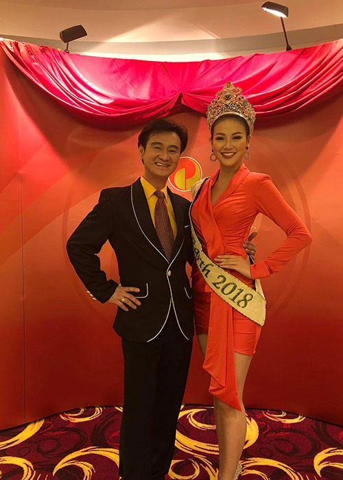 Người đẹp đến từ Bến Tre khoe vẻ rạng rỡ sau khi đăng quang Hoa hậu Trái đất năm nay.