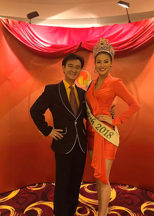 Người đẹp đến từ Bến Tre khoe vẻ rạng rỡ sau khi đăng quang Hoa hậu Trái đất năm nay.