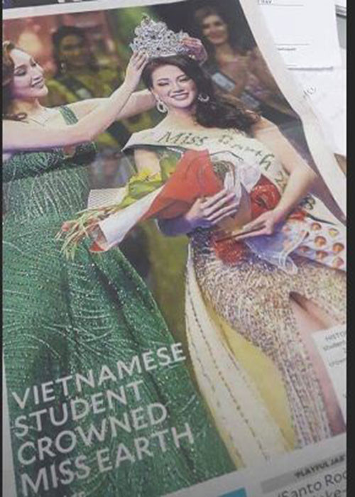 Tân hoa hậu Trái đất Phương Khánh cũng đăng tải loạt bài báo viết về chiến thắng của cô. Ngoài báo giấy, các báo điện tử, trang tin quốc tế cũng đăng tải thông tin Phương Khánh đoạt vương miện.