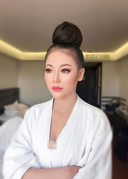 Từ gương mặt mờ nhạt trong showbiz, Phương Khánh gây chú ý sau khi trở thành người đẹp Việt Nam đầu tiên giành chiến thắng tại cuộc thi Hoa hậu Trái đất.