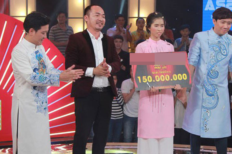 Khán giả chê tiết mục của Kim Hoàng theo lối cũ, nhạt nhẽo. Tuy nhiên, vì tiếng cười dễ dãi của Trấn Thành, Kim Hoàng đoạt giải thưởng 150 triệu. Ảnh: Dân Việt