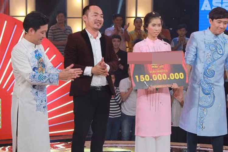 Khán giả chê tiết mục của Kim Hoàng theo lối cũ, nhạt nhẽo. Tuy nhiên, vì tiếng cười dễ dãi của Trấn Thành, Kim Hoàng đoạt giải thưởng 150 triệu. Ảnh: Dân Việt