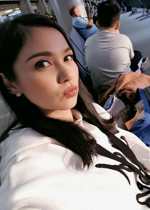 Mới đây, trên trang cá nhân, Việt Trinh đăng tải hình ảnh bên con trai. Dù nữ diễn viên giấu mặt con nhưng qua hình ảnh có thể thấy bé đã lớn phổng phao.