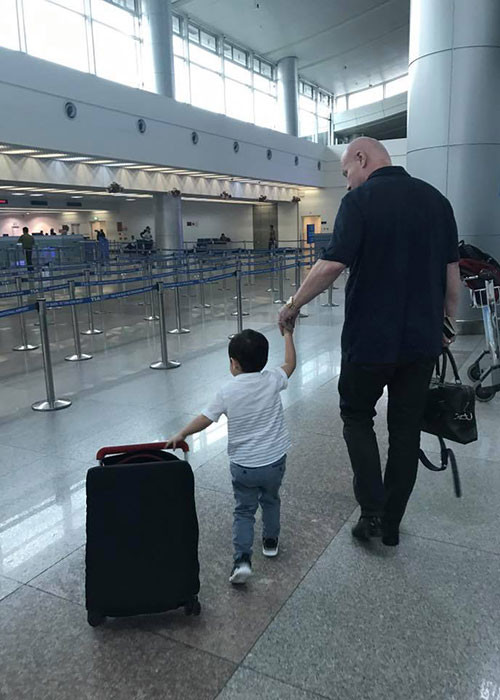 Sinh ra trong nhung lụa nhưng quý tử nhà Thu Minh được rèn tính tự lập ngay từ khi còn nhỏ.