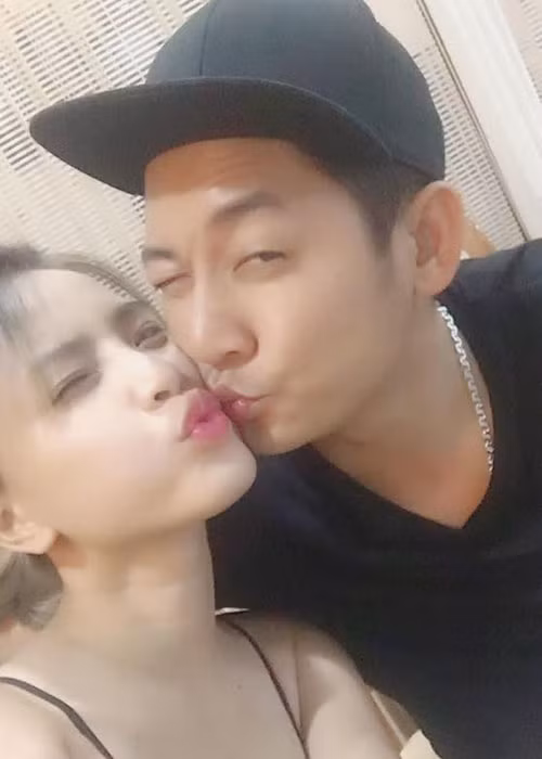 Thời gian rảnh rỗi, cặp đôi thường xuyên đi du lịch để vun vén tình yêu.