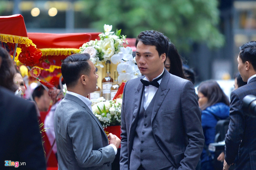 Hon phu cua A hau Thanh Tu: Dai gia xuat than tu chang trai ban kem dao