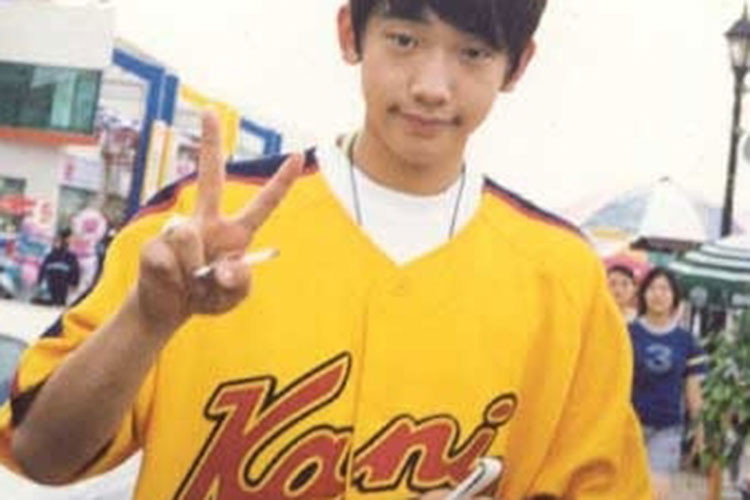 Vì đôi mắt một mí, Bi Rain bị 18 công ty giải trí từ chối dù có khả năng nhảy và hát. Ảnh: Naver