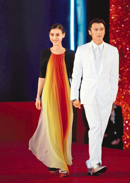 Tuy nhiên, 3 năm sau scandal của Trương Bá Chi, Tạ Đình Phong đề nghị ly hôn. Ảnh: Sina