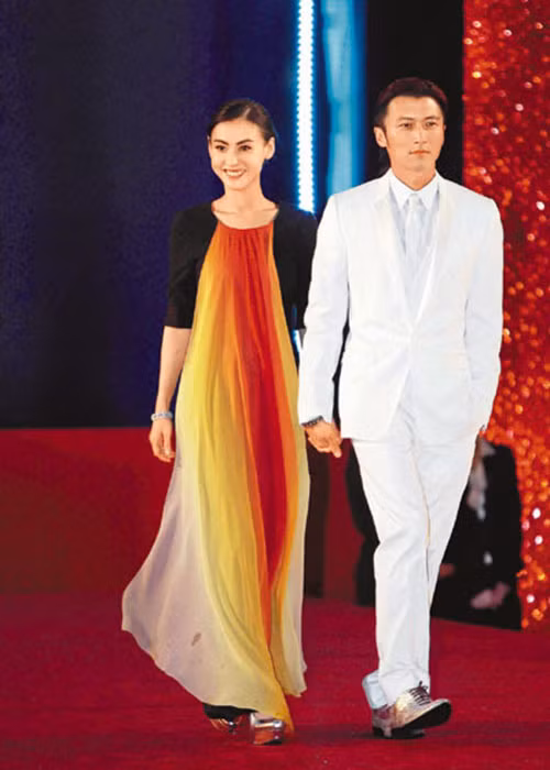 Tuy nhiên, 3 năm sau scandal của Trương Bá Chi, Tạ Đình Phong đề nghị ly hôn. Ảnh: Sina