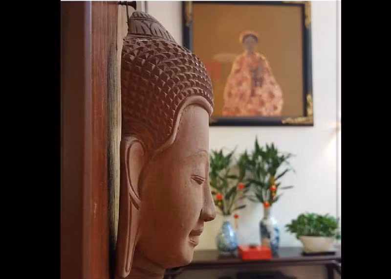 Hơi hướng Phật pháp là điều dễ thấy trong nhà Quang Dũng.