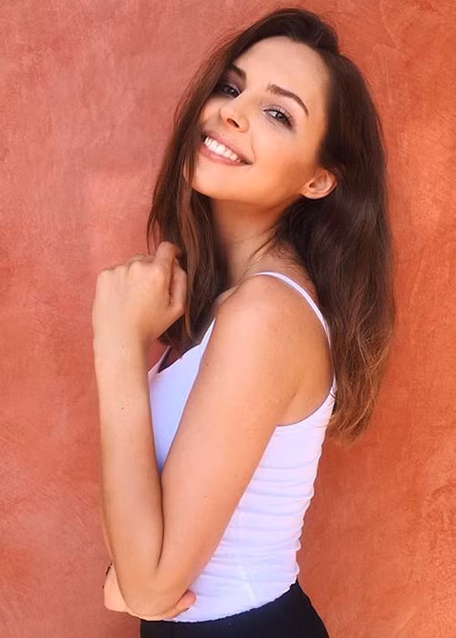 Đại diện Ba Lan còn có niềm đam mê với các môn thể thao và nấu ăn.