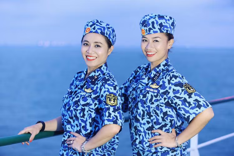 Đến nay, Hoàng Linh vẫn gắn bó với chương trình "Chúng tôi là chiến sĩ".