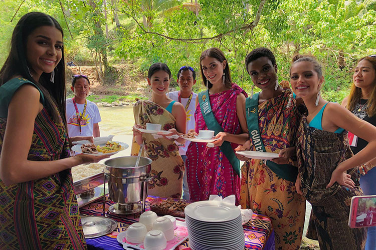 Tính đến chiều ngày 2/11, Phương Khánh không có mặt trong top 3 bình chọn qua fanpage cuộc thi bởi có quá nhiều đối thủ được dân mạng ủng hộ như vũ bão.