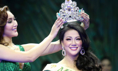 Nguyen Phuong Khanh dang quang Hoa hau Trai dat 2018