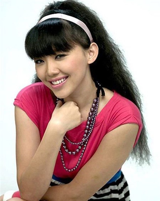 Ở tuổi teen, Tóc Tiên xây dựng hình ảnh công chúa tóc xù nữ tính.