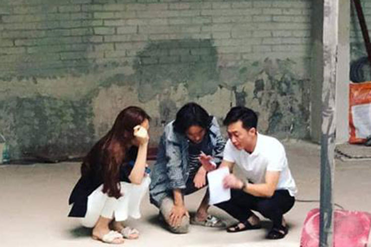 Bên Cường Đô la, Đàm Thu Trang không đi giày cao gót để tránh dìm hàng bạn trai.