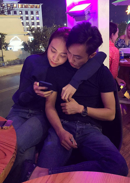 Chuyện tình Đàm Thu Trang - Cường Đô la vẫn đang nhận được sự ủng hộ của dân mạng. Mỗi khi bên nhau, cặp đôi thường xuyên diện trang phục ton sur ton.