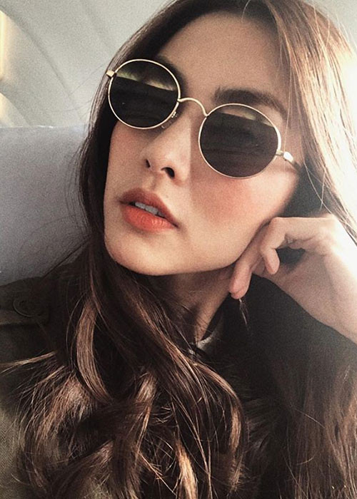 Hiện, vợ chồng Tăng Thanh Hà tận hưởng kỳ nghỉ riêng tư. Theo cuộc trò chuyện giữa nữ diễn viên với một người bạn trên mạng xã hội, cô rất nhớ các con ở nhà.