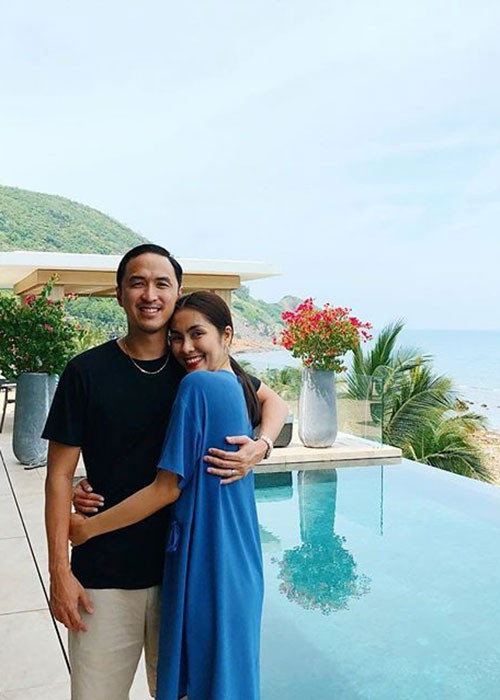 Gần như không chia sẻ về cuộc hôn nhân nhưng Louis Nguyễn vẫn đều đặn đăng ảnh vợ trên trang cá nhân.