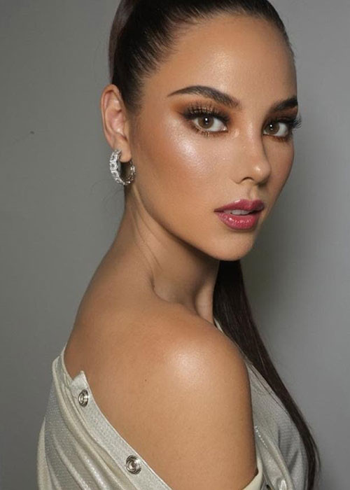 Vượt mặt đại diện Việt Nam H'hen Niê là đại diện Philippines và Nam Phi. Theo Global Beauties, người đẹp đến từ Philippines sẽ đoạt vương miện.