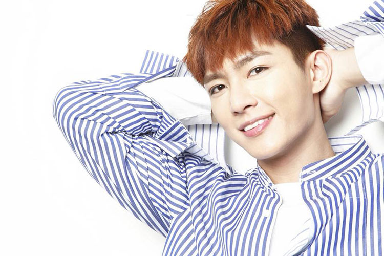 Viêm Á Luân còn được biết đến trong vai trò diễn viên. Anh từng đóng phim "Thơ ngây", "Đội quân sấm sét", "Ghét của nào trời trao của đó"...