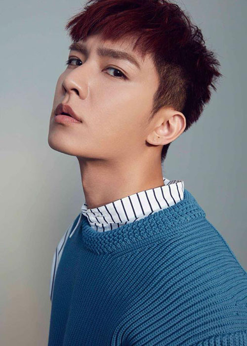 Giữa ồn ào, Viêm Á Luân thừa nhận bản thân là người đồng tính nhưng phủ nhận một lúc hẹn hò 3 người.