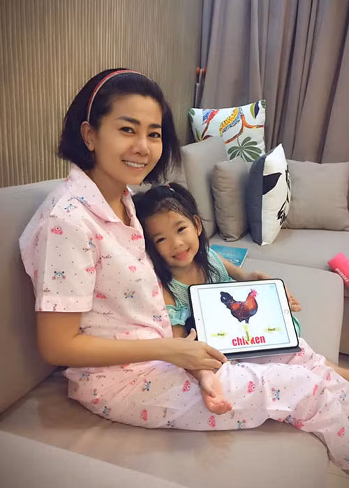 Nữ diễn viên vẫn thường xuyên nhận được những lời hỏi thăm sức khỏe, động viên từ khán giả, bạn bè và đồng nghiệp.