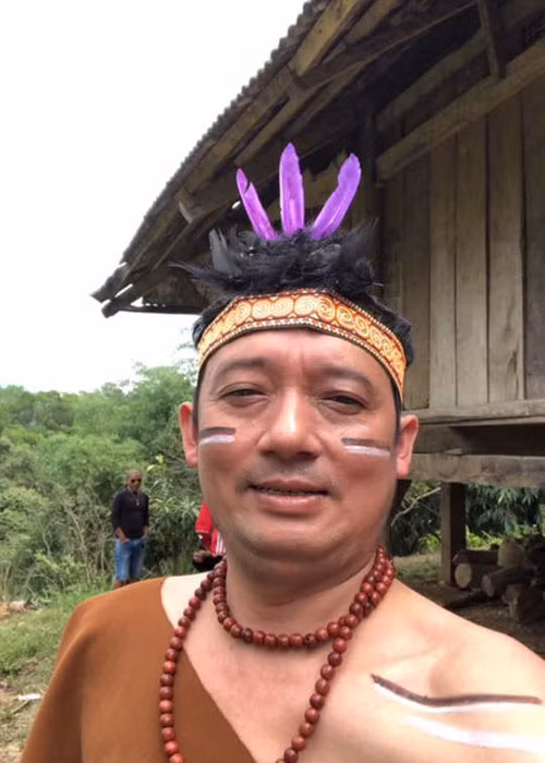 Cách đây không lâu, Chiến Thắng đã đi quay hài Tết 2019 mang tên "Bản nhiều vợ".