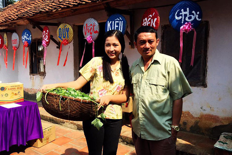 Chiến Thắng cũng là gương mặt quen thuộc của phim hài Tết. Anh từng đóng "Làng ế vợ", "Tết ơi là Tết".