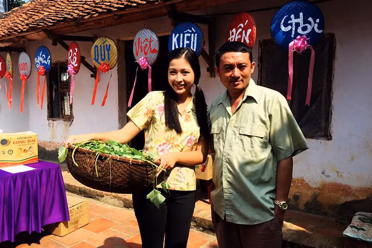 Chiến Thắng cũng là gương mặt quen thuộc của phim hài Tết. Anh từng đóng "Làng ế vợ", "Tết ơi là Tết".