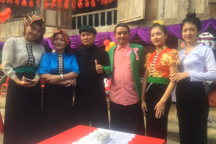 Đắt show diễn tỉnh, nghệ sĩ Chiến Thắng tậu xe, xây nhà, chăm lo các con đầy đủ hơn.