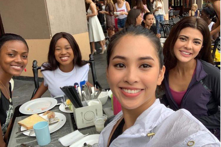 Tiểu Vy được khen ngợi là một trong những thí sinh có nhan sắc trẻ trung.