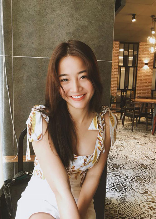 Cô bạn thân làm người thứ ba trong MV của Hương Giang hiện hẹn hò với một chàng người mẫu nước ngoài.