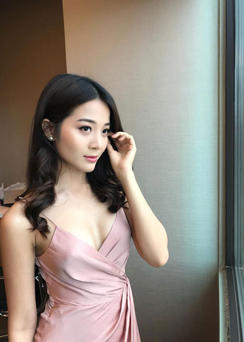 Đóng vai người thứ ba trong MV của Hương Giang Idol là Nguyễn Kiều Diễm, tên nghệ danh là Karen Nguyễn.