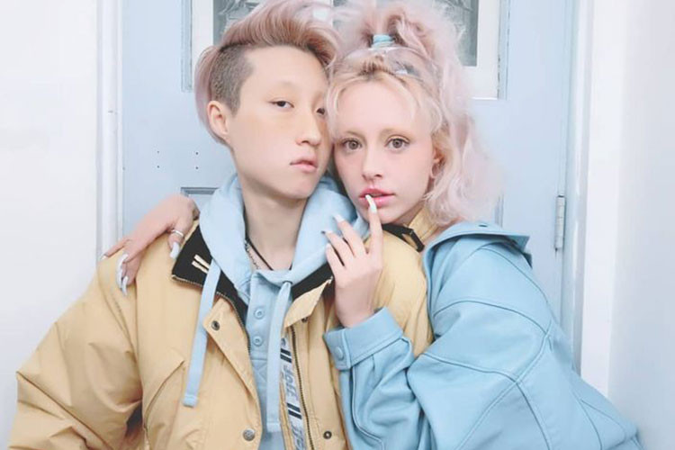 Cặp đôi công khai những hình ảnh ngọt ngào bên nhau và dành cho nhau những lời có cánh.