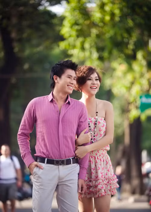 Về chuyện tình duyên, năm 2011, Đàm Thu Trang vướng nghi vấn có mối quan hệ tình cảm với ca sĩ Lê Minh Trung. Năm 2014, cô tiết lộ chuyện tình cảm với một chàng trai rất bình thường, không phải là đại gia. Ảnh: Vnmedia