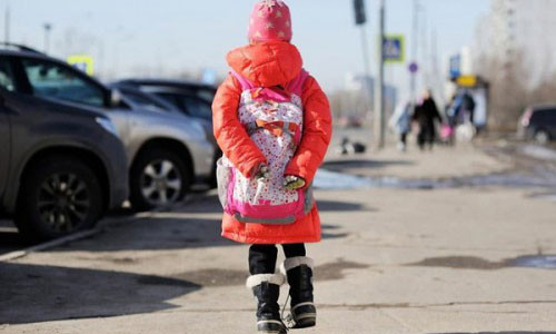 Be gai 3 tuoi o An Do bi cuong hiep, sat hai vi mot chiec keo ngot