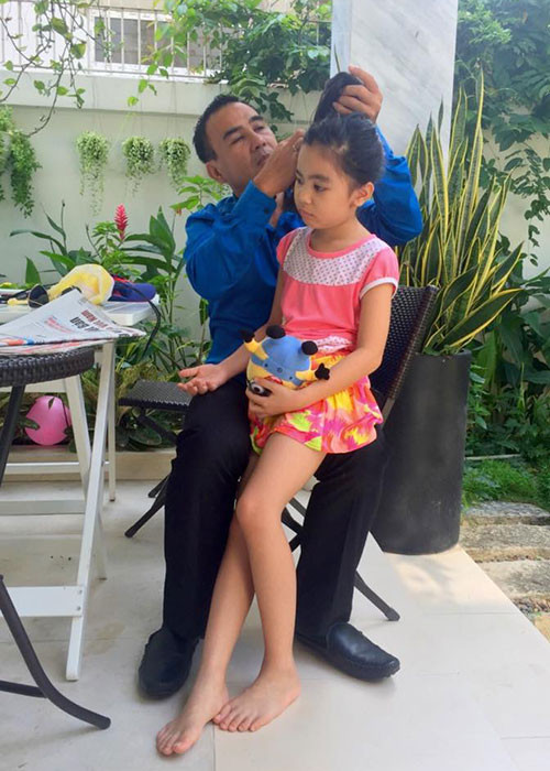 Nam MC "Vượt lên chính mình" nỗ lực bù đắp cho các con thay cho thời gian vắng nhà vì công việc.