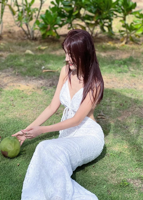 Hạ Lam của "Bão ngầm" lựa chọn Phú Quốc để nghỉ dưỡng.