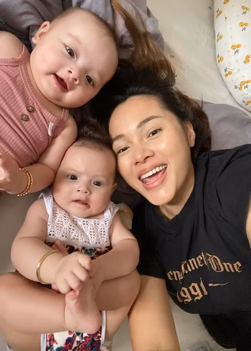 Diễm Châu luôn giữ tinh thần lạc quan tích cực dù làm mẹ đơn thân. Cô cho rằng vì mình là mẹ của bốn đứa trẻ nên cần phải mạnh mẽ.