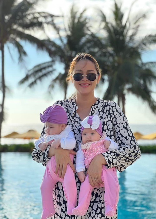 Ngoài ra, dù đông con nhưng Diễm Châu vẫn luôn muốn tự mình chăm sóc các con.