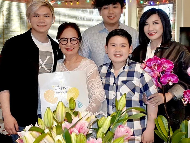 Nữ ca sĩ giữ mối quan hệ tốt đẹp với gia đình chồng cũ. Ảnh: FBNV