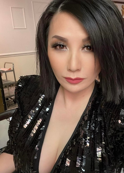 Trizzie Phương Trinh từng chia sẻ, trong những năm qua, cô luôn hẹn hò bạn trai kém tuổi nhưng hiện tại ít nhất phải từ 40 tuổi trở lên. Ảnh: FBNV