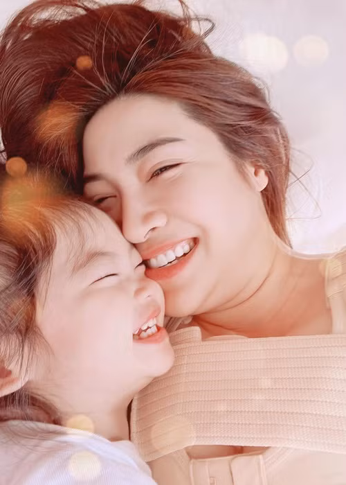 Đáng chú ý, cô sửa ngực do vòng một vốn đẫy đà bị xuống cấp sau khi sinh con gái đầu lòng.