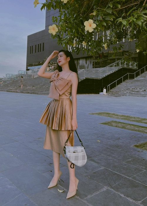 Kim Oanh không mặc hở táo bạo như nhiều mỹ nhân Việt. Ảnh: FBNV