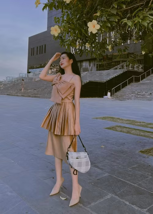 Kim Oanh không mặc hở táo bạo như nhiều mỹ nhân Việt. Ảnh: FBNV